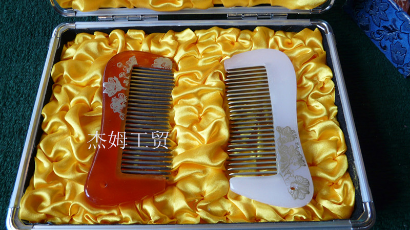 Titanium comb
