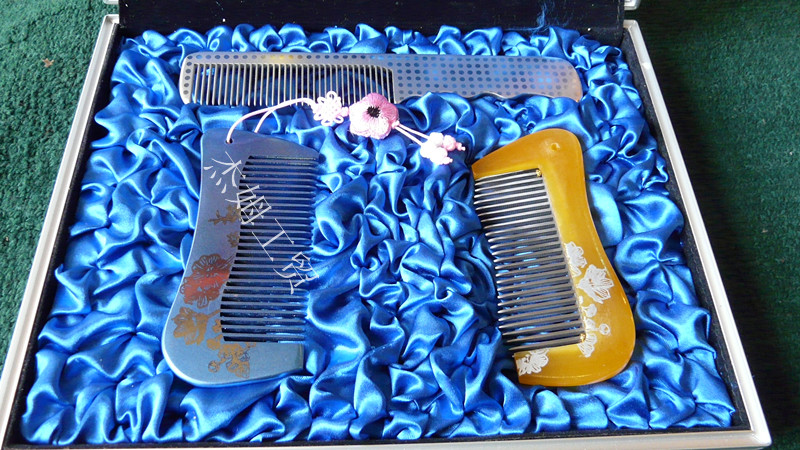 Titanium comb