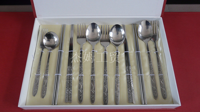 Titanium tableware