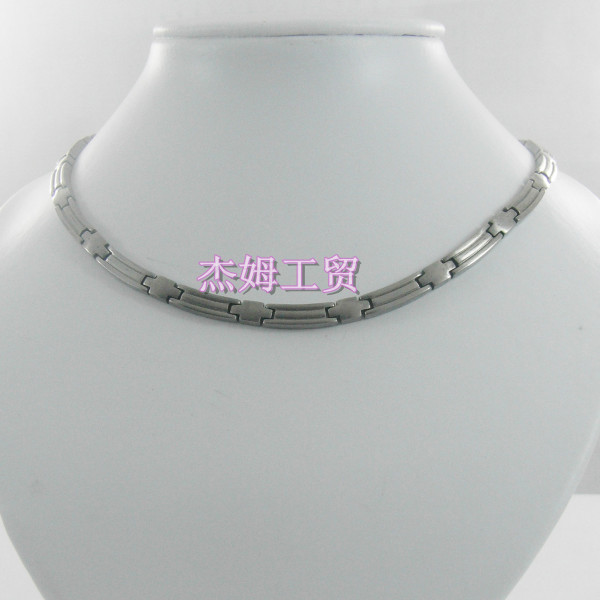 Titanium necklace