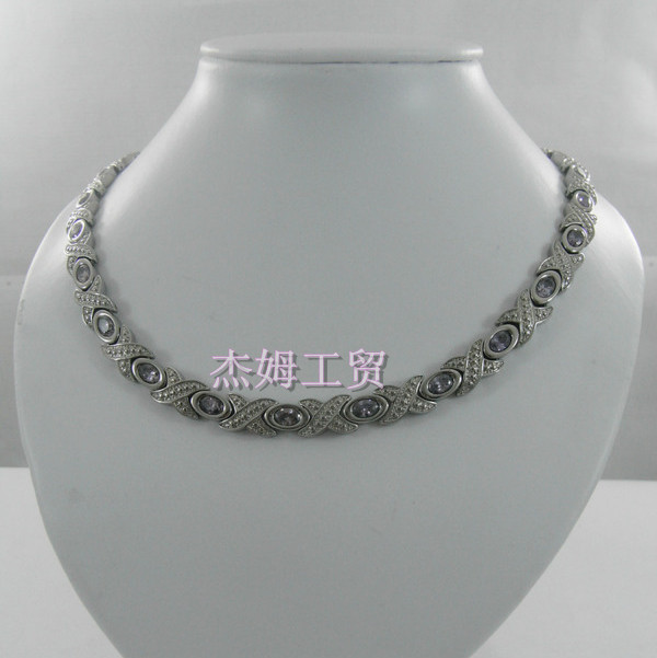 Titanium necklace