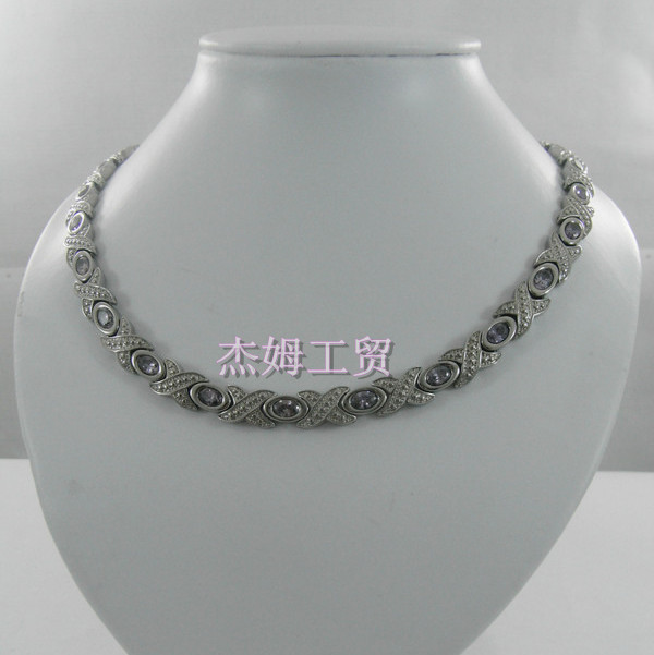 Titanium necklace